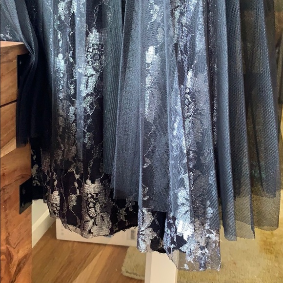 Beautiful black and silver lace gown - Picture 3 of 3